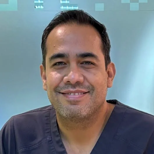 Dr. Eduardo Navarro Lara, coloproctólogo